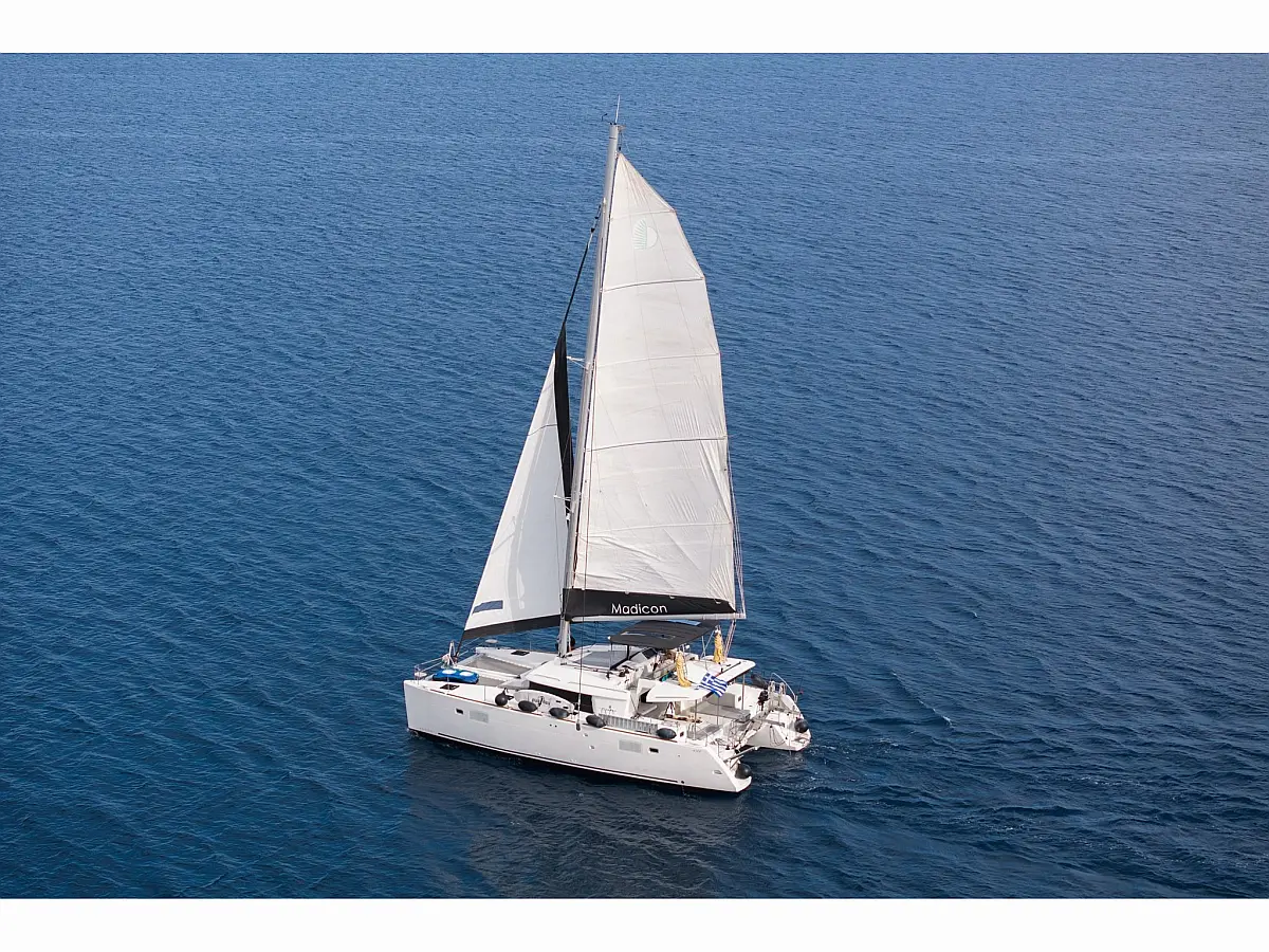 Lagoon 450 Fly