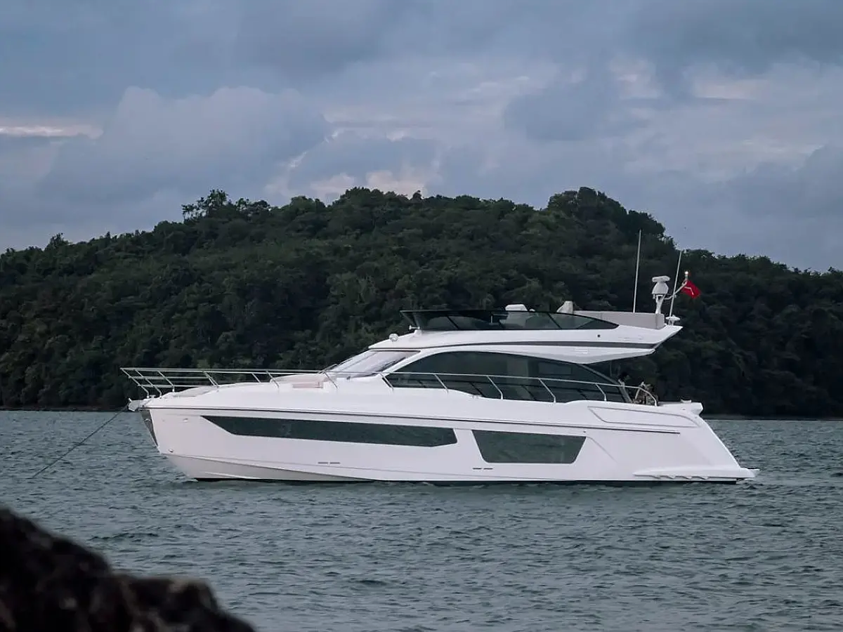Azimut 53 Fly